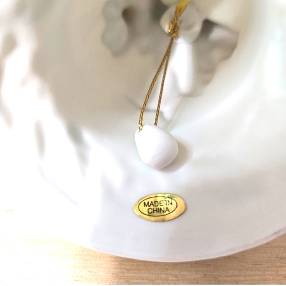 Collectible Green Hummingbird White Flower Nature Garden Porcelain Bell Figurine - Picture 9 of 9